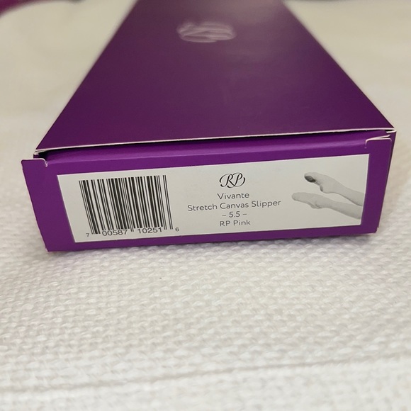 Russian Pointe Vivante Stretch Canvas Slipper size 5.5 color: very light pink - Picture 5 of 6